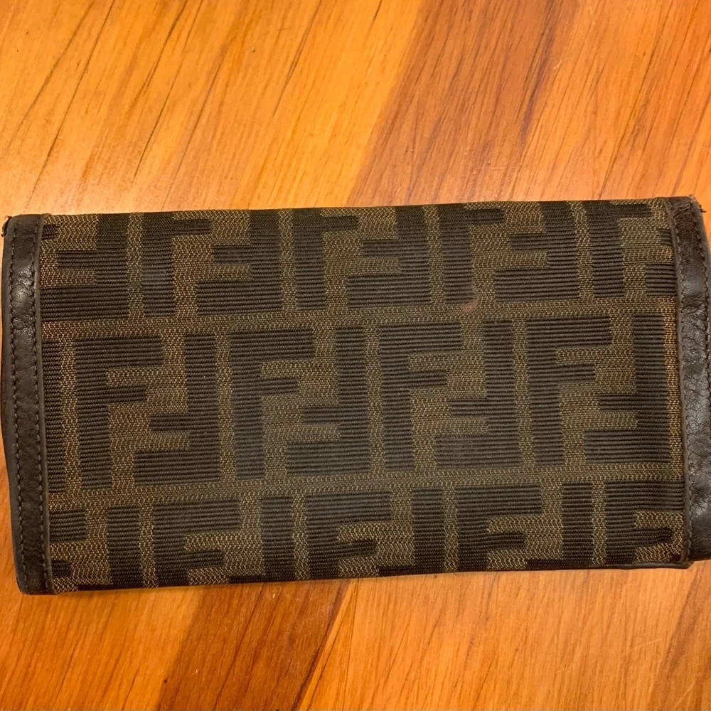 Vintage Fendi Zucca wallet - Picture 4 of 6